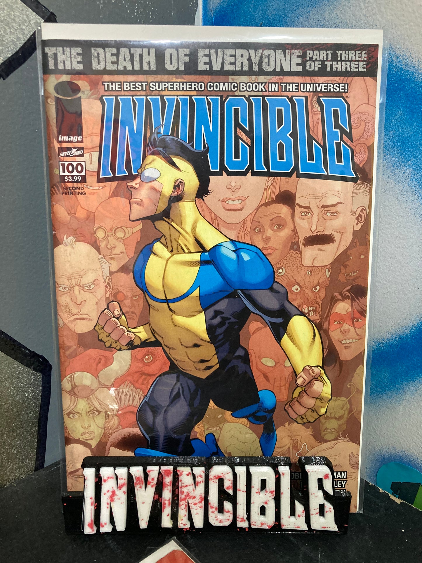 Invincible Comic Stand